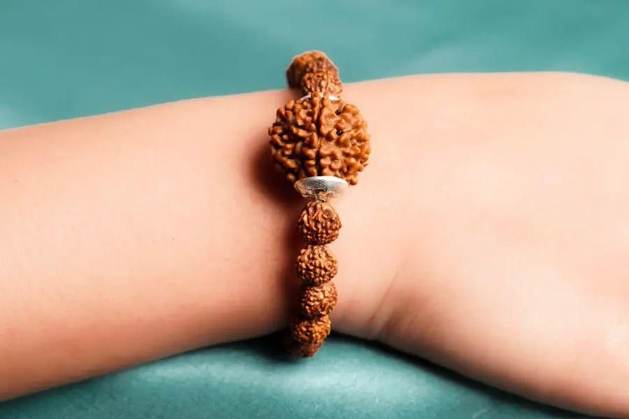 7 Mukhi Rudraksha Bracelet - Rugged Lizard